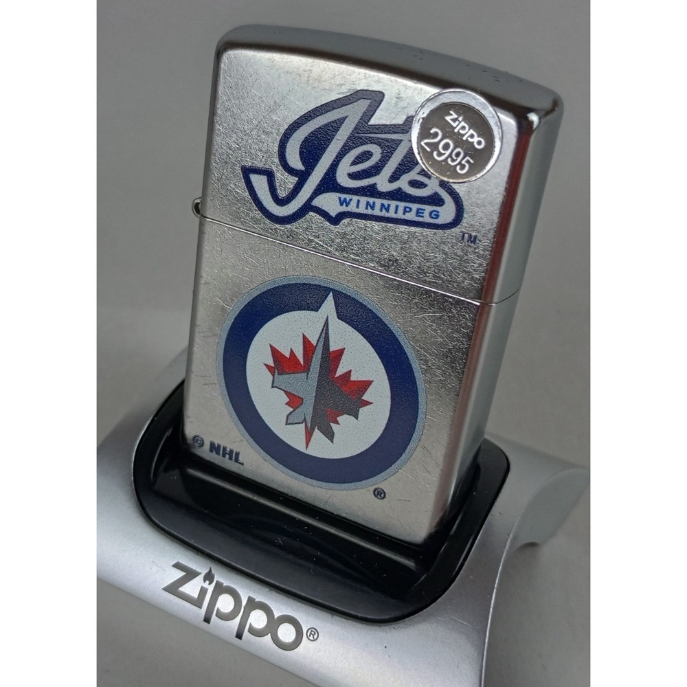 Brand New in Box Genuine Zippo NHL Hockey Winnipeg Jets Street Chrome
